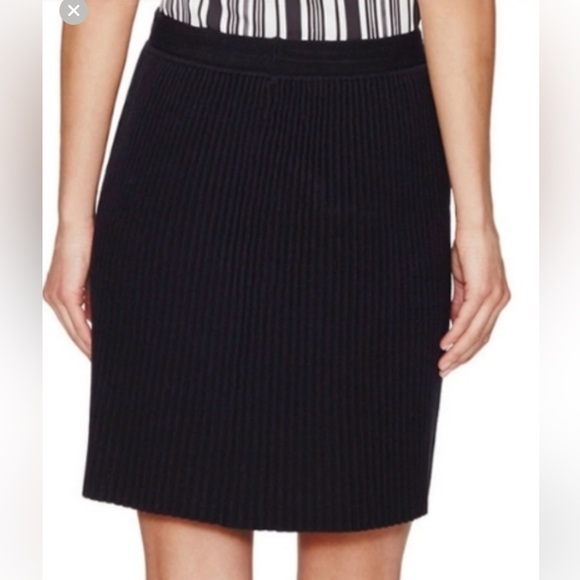 Rebecca Taylor Pleated Black Stretch Skirt Size Medium - Picture 2 of 8